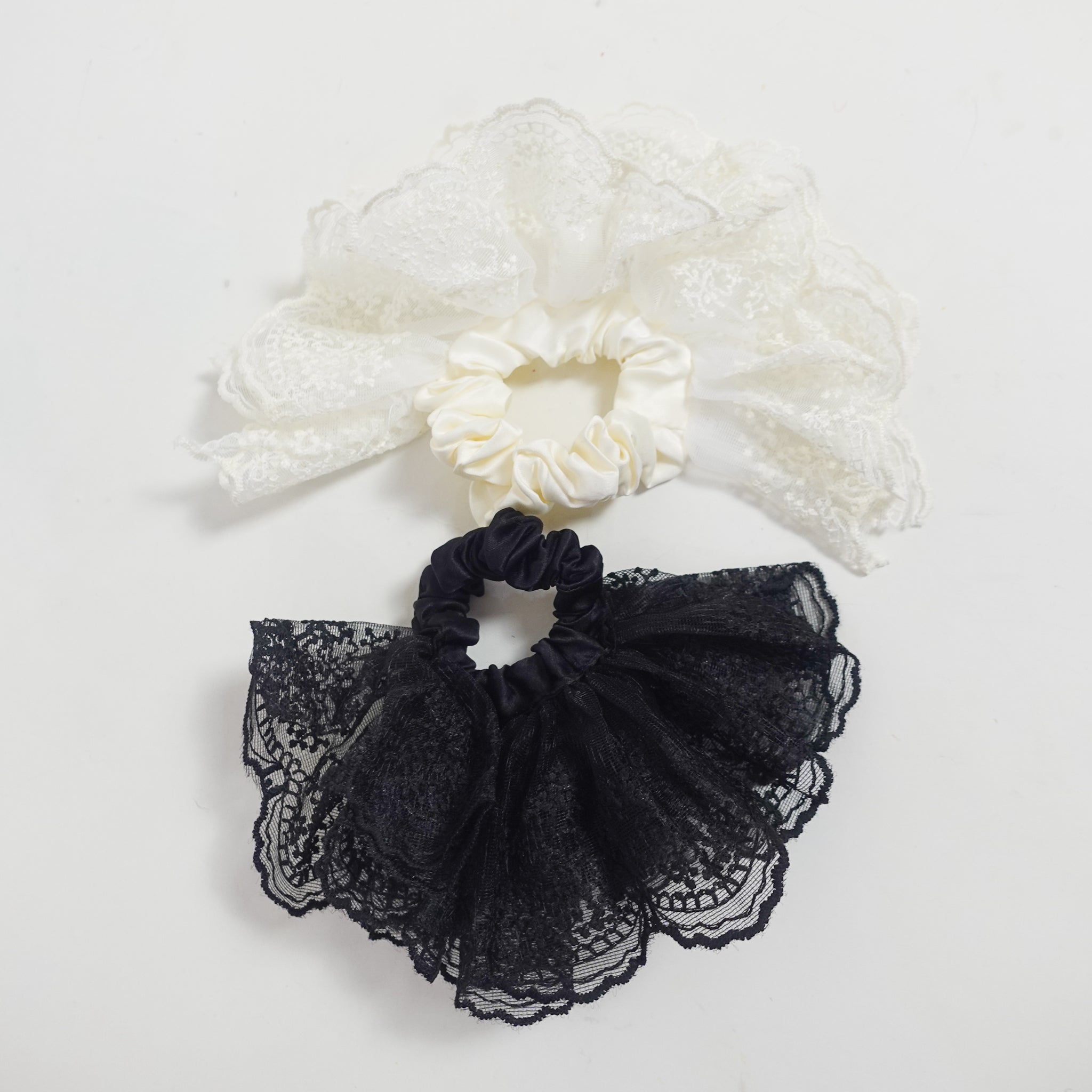 [Qwerky] Lace Oversized Scrunchie - Qwerky Colour