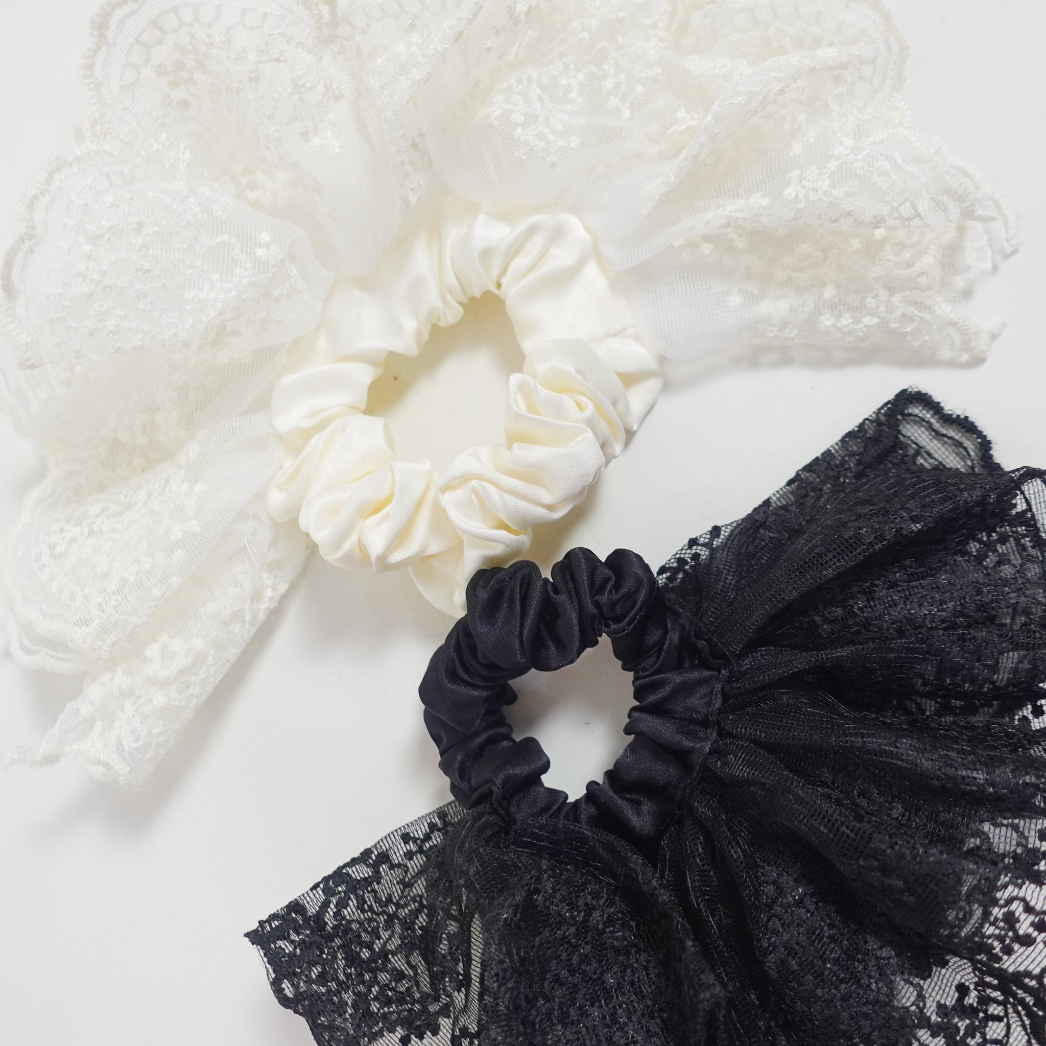 [Qwerky] Lace Oversized Scrunchie - Qwerky Colour