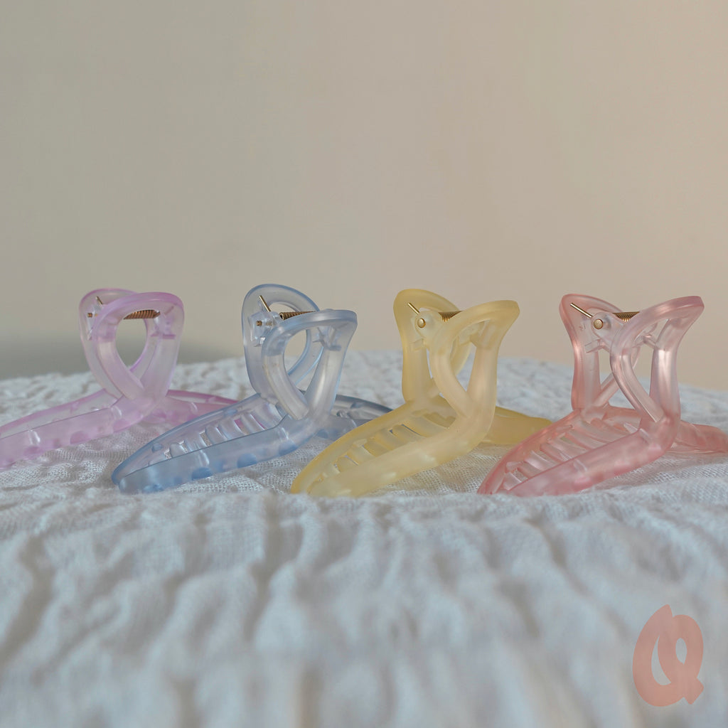 Frosted Loopy Claw Clip - Qwerky Colour