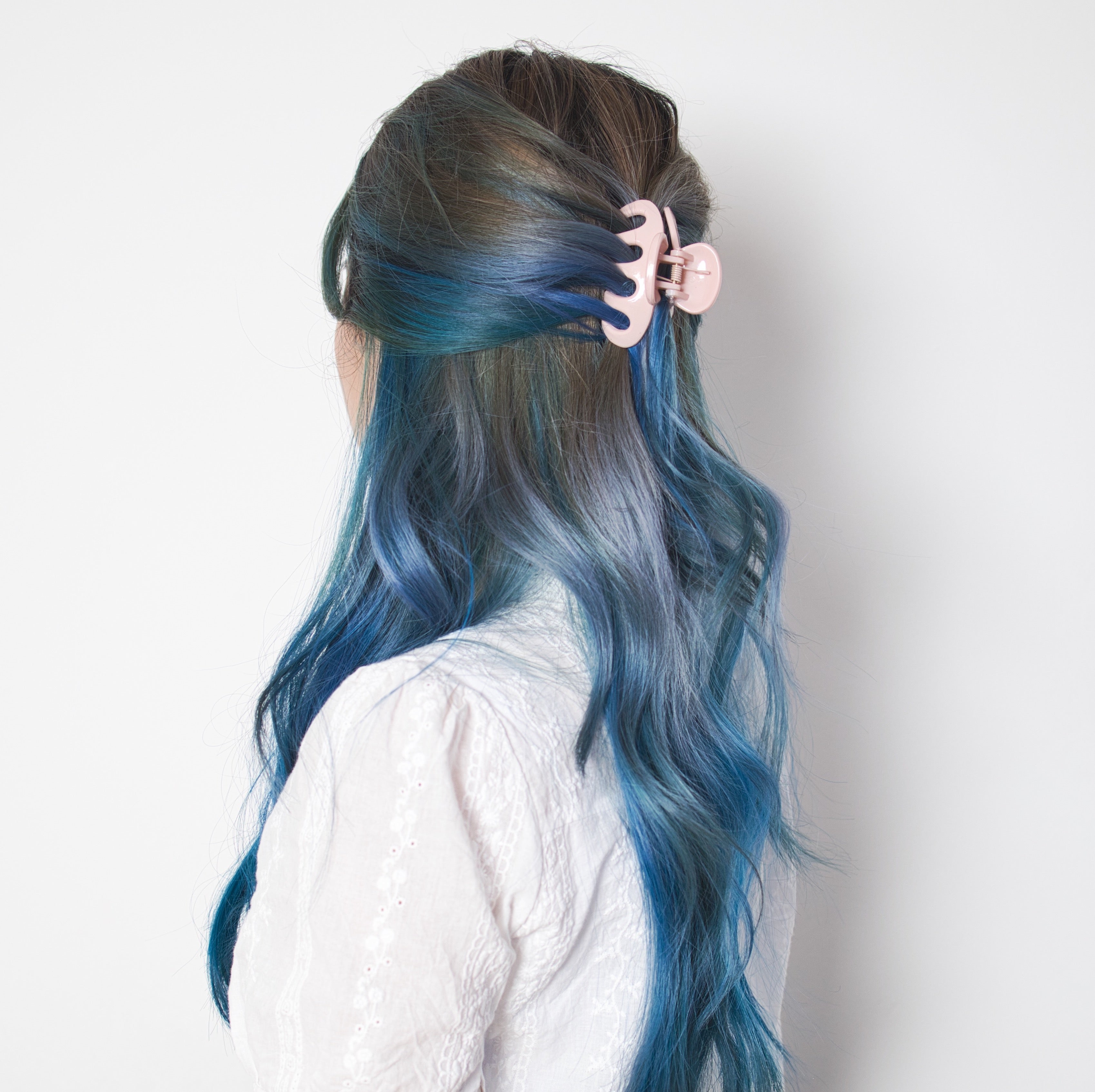 Hug Me Mini Claw Clip - Qwerky Colour