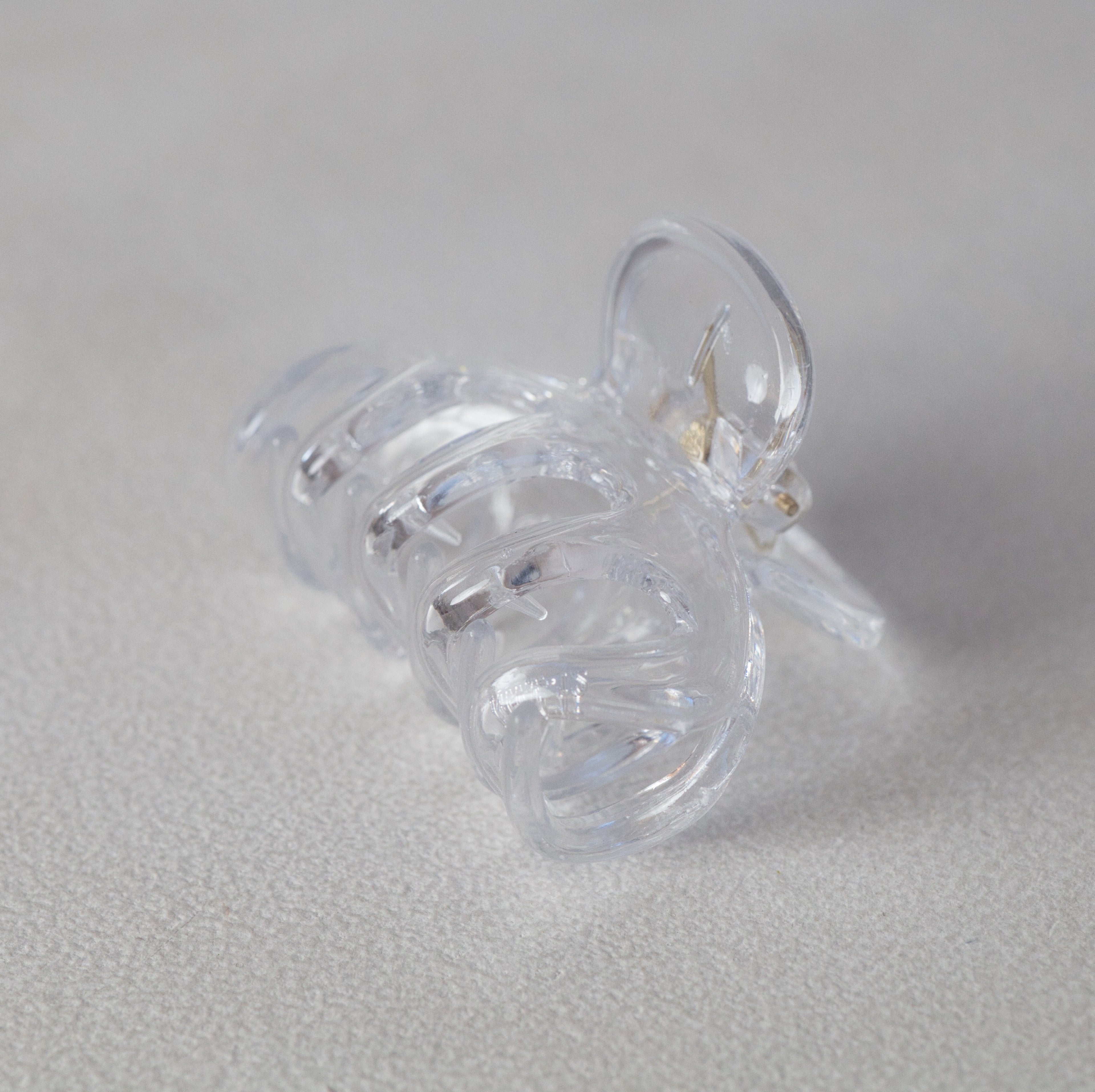 Hug Me Mini Claw Clip - Qwerky Colour