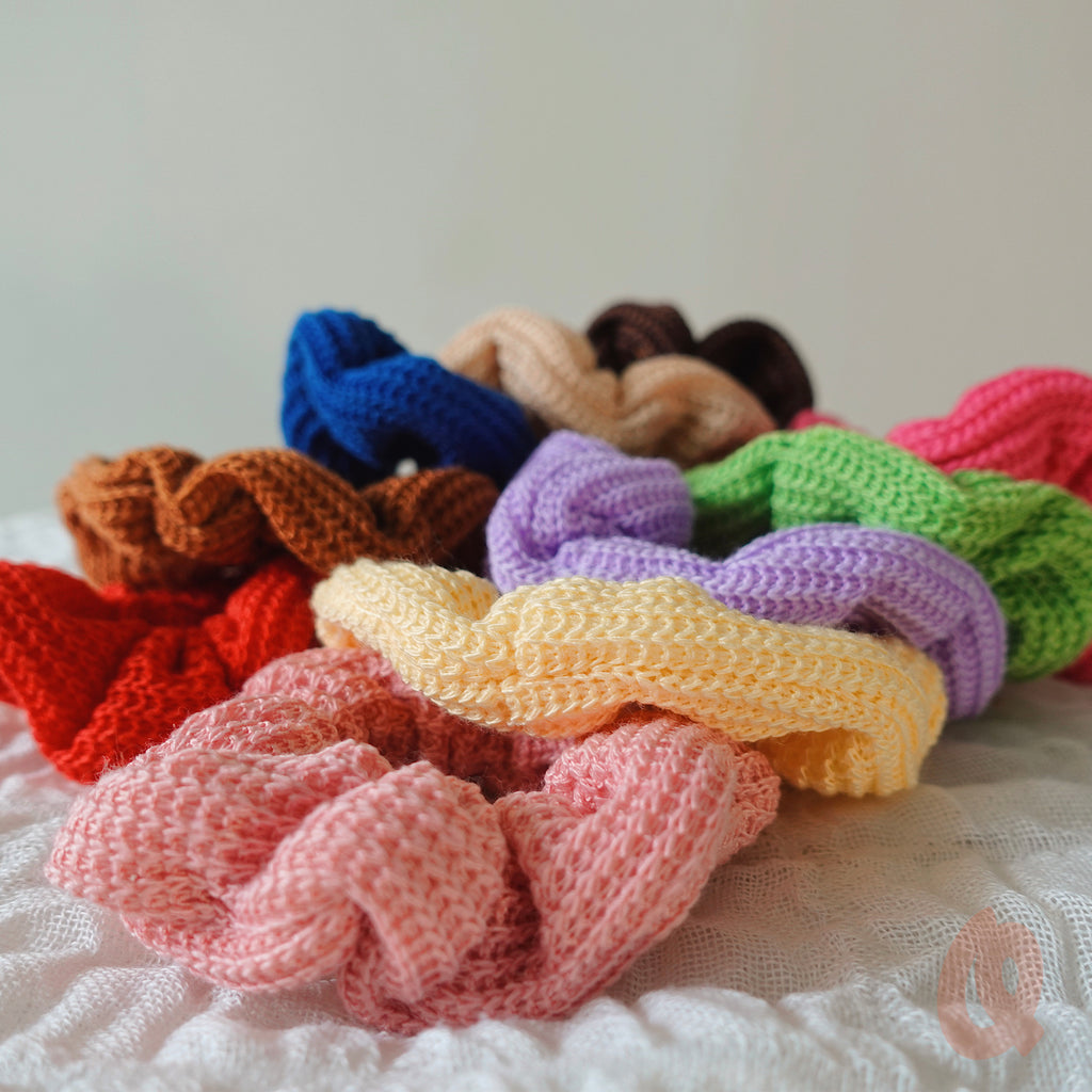 Knitted Scrunchie - Qwerky Colour