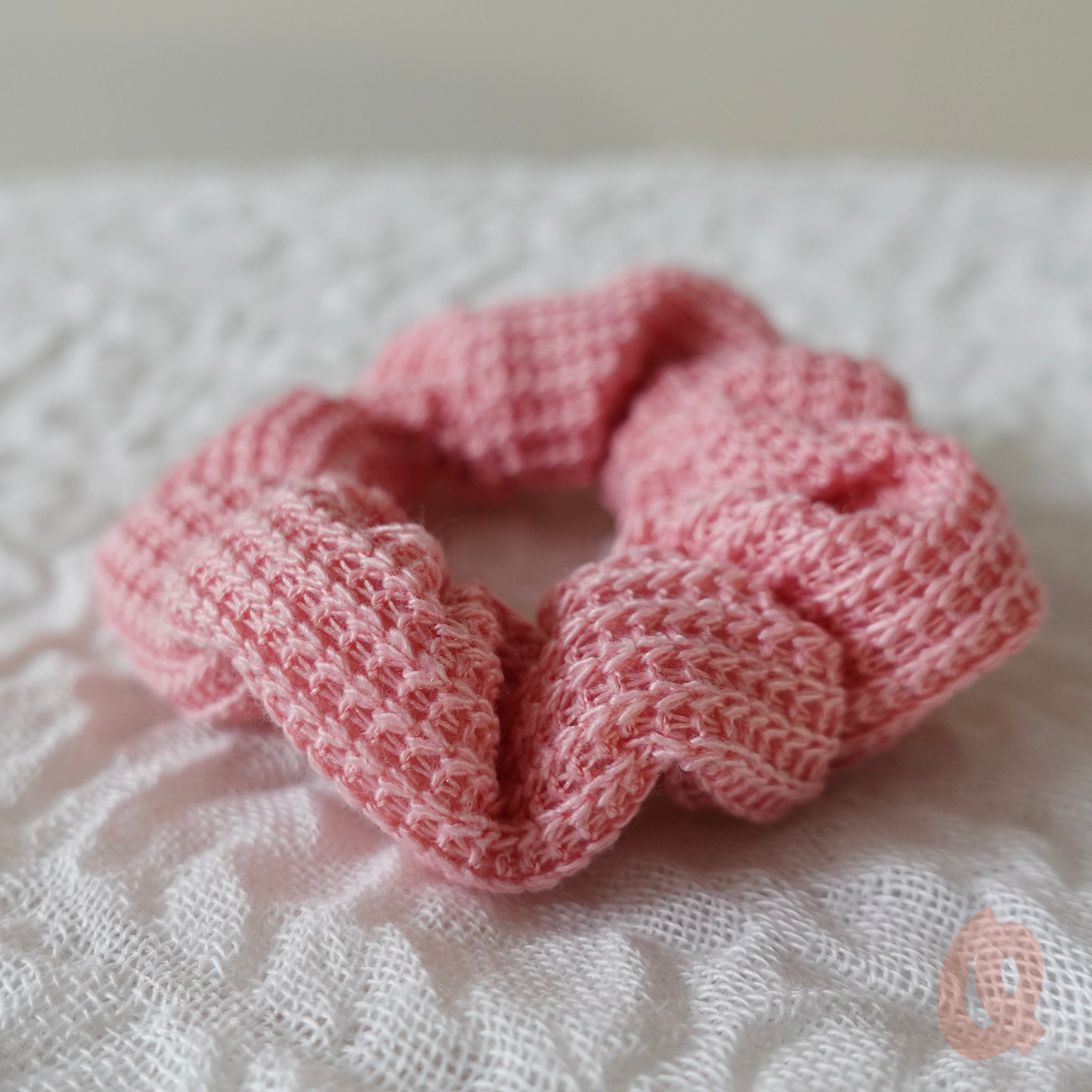 Knitted Scrunchie - Qwerky Colour